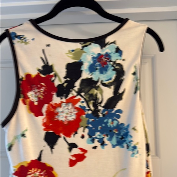 Floral Sleeveless Weston Wear top. Size small - Picture 4 of 7